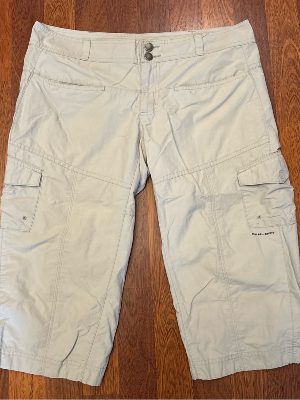 Columbia Titanium Tan Capri Lightweight Outdoor Hiking Pants Women’s Size 8